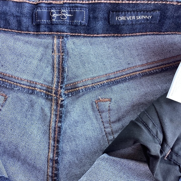 NWT Jessica Simpson Forever Skinny Low Rise Crop Jeans Sz 33 - Picture 6 of 6